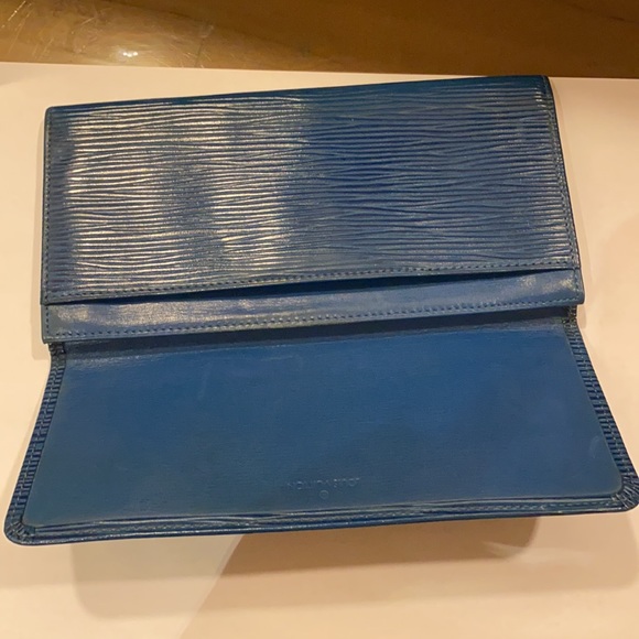 Bi-fold Epi Wallet - Picture 5 of 8